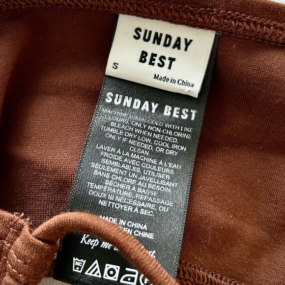 ARITZIA SUNDAY BEST BROWN MULTI-WAY STRAPLESS MINIMALIST CROP TOP - Picture 4 of 4